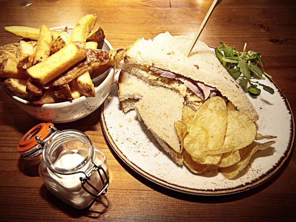 Hotel The White Bear Shipston-on-Stour Esterno foto